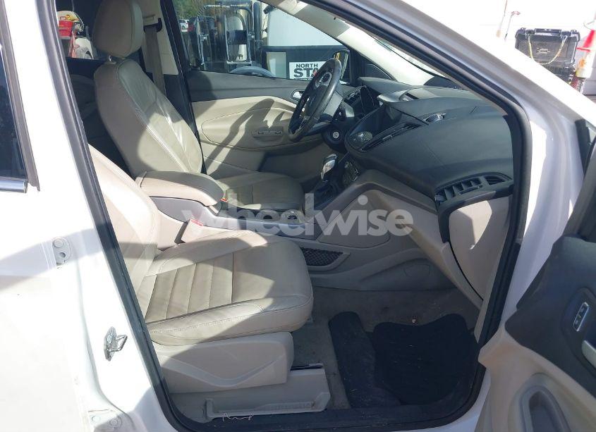 Photo 5 of 2016 Ford Escape SE (VIN 1FMCU0GX7GUB19599)