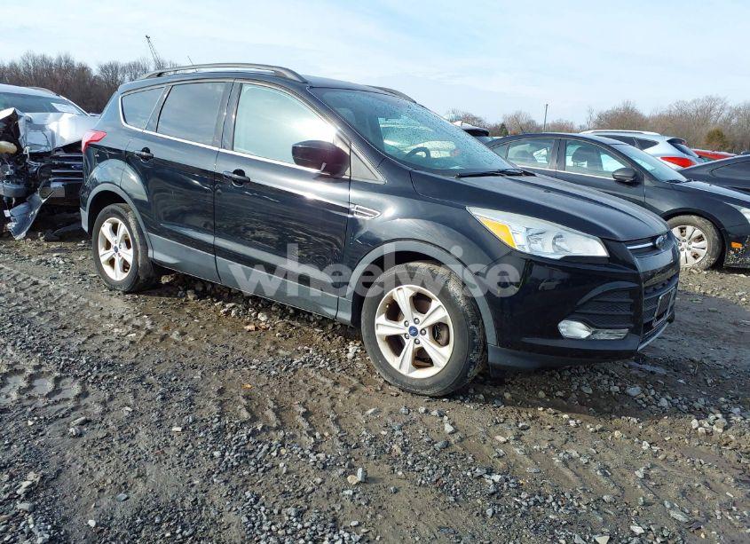 2016 Ford Escape SE (VIN 1FMCU0GX7GUB65479) main photo