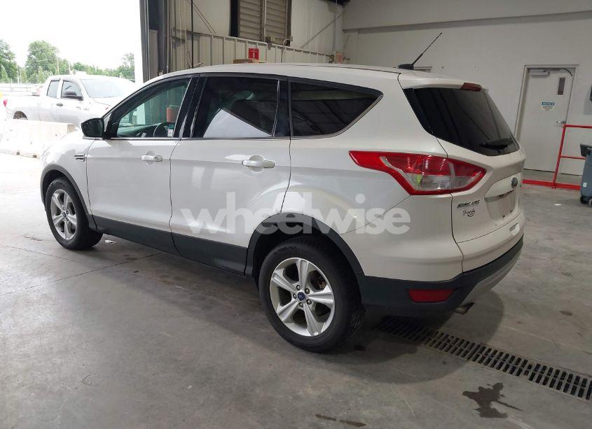 Photo 3 of 2016 Ford Escape SE (VIN 1FMCU0GX7GUC82642)
