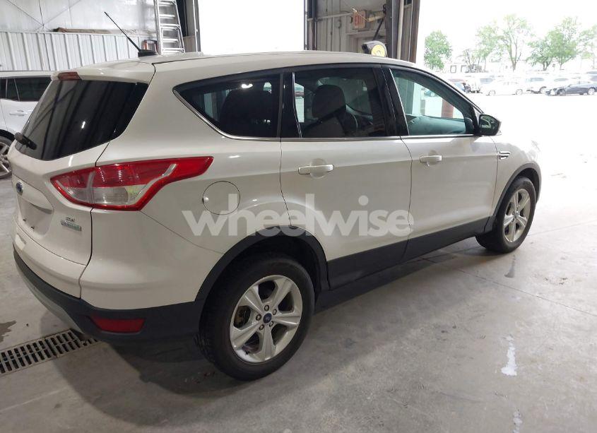 Photo 4 of 2016 Ford Escape SE (VIN 1FMCU0GX7GUC82642)