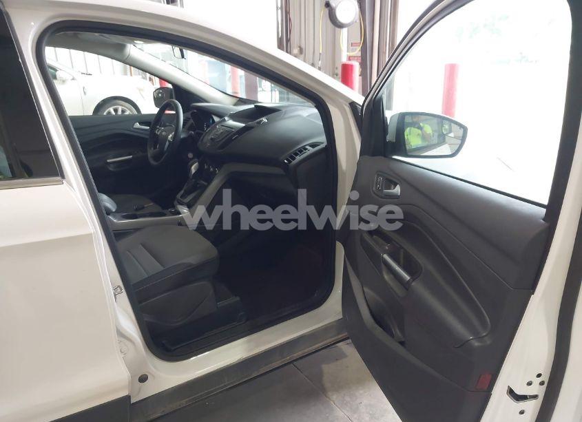 Photo 5 of 2016 Ford Escape SE (VIN 1FMCU0GX7GUC82642)