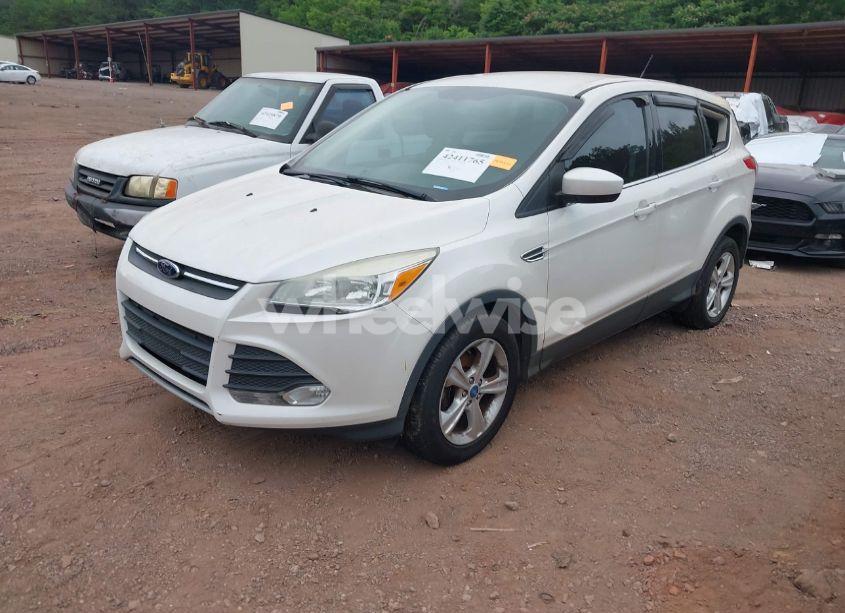 Photo 2 of 2014 Ford Escape SE (VIN 1FMCU0GX8EUA34901)