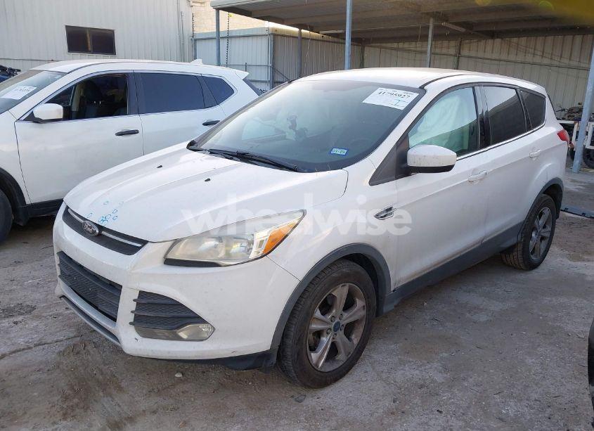 Photo 2 of 2014 Ford Escape SE (VIN 1FMCU0GX8EUB31399)