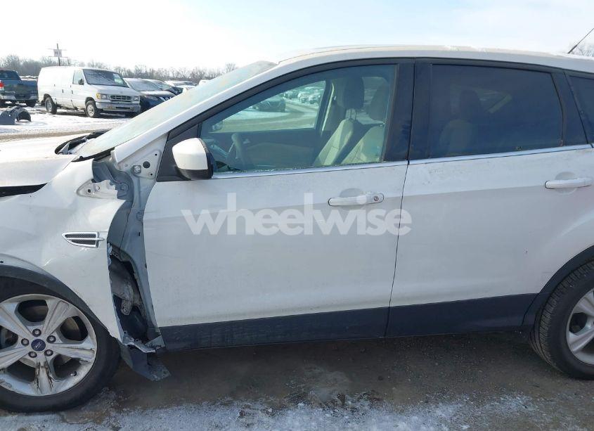 Photo 15 of 2015 Ford Escape SE (VIN 1FMCU0GX8FUB03037)