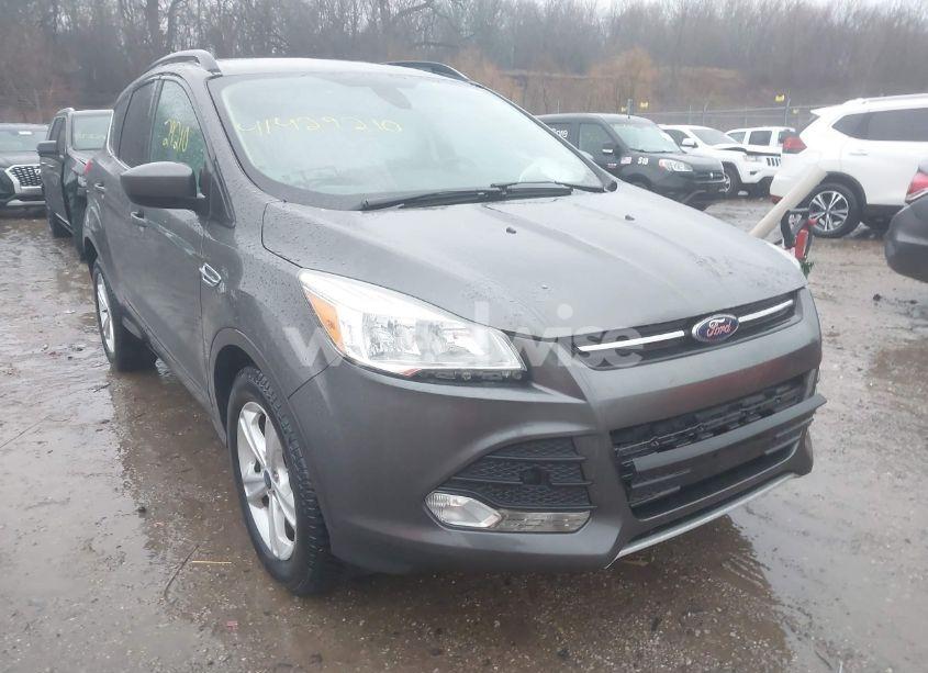 2015 Ford Escape SE (VIN 1FMCU0GX8FUB25796) main photo