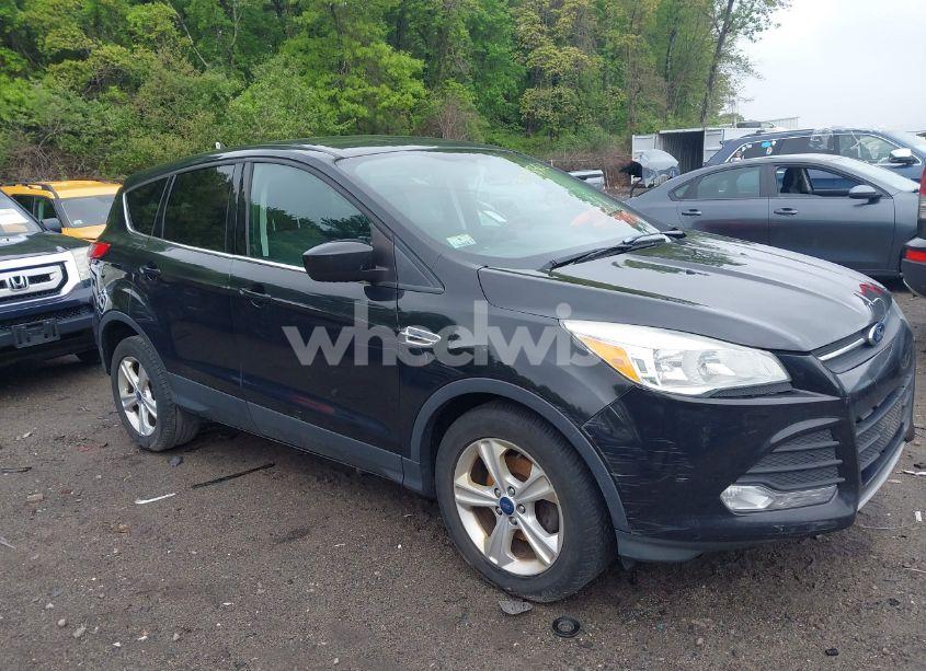 2015 Ford Escape SE (VIN 1FMCU0GX8FUB42629) main photo
