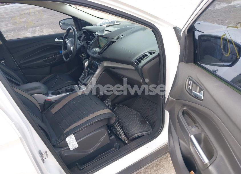 Photo 5 of 2016 Ford Escape SE (VIN 1FMCU0GX8GUC30713)