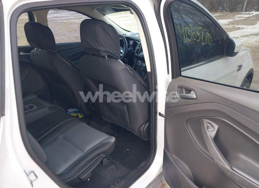 Photo 8 of 2016 Ford Escape SE (VIN 1FMCU0GX8GUC30713)