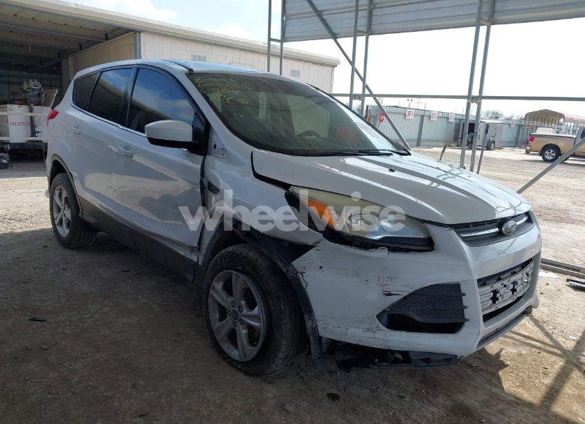 2016 Ford Escape SE (VIN 1FMCU0GX8GUC42134) main photo