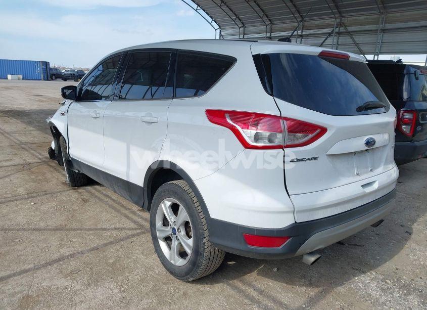 Photo 3 of 2016 Ford Escape SE (VIN 1FMCU0GX8GUC42134)