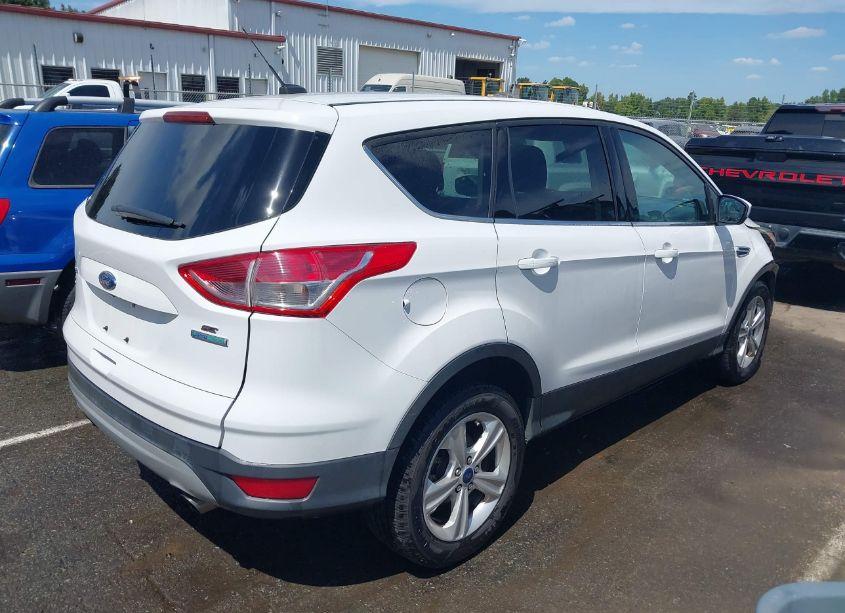 Photo 4 of 2016 Ford Escape SE (VIN 1FMCU0GX8GUC86442)
