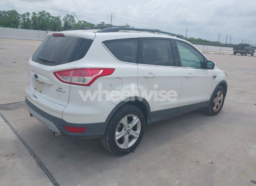 Photo 4 of 2013 Ford Escape SE (VIN 1FMCU0GX9DUA16843)