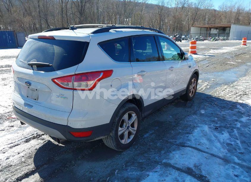 Photo 4 of 2013 Ford Escape SE (VIN 1FMCU0GX9DUA38390)