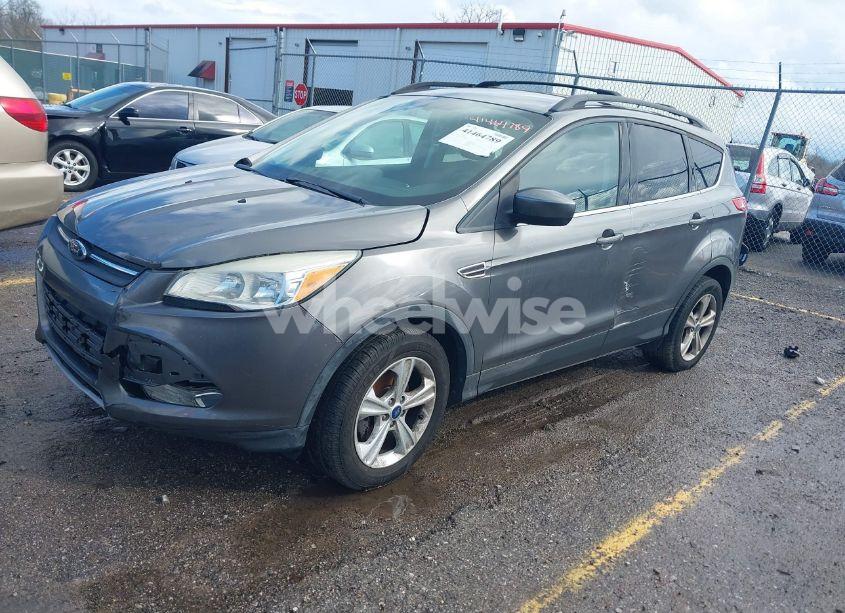 Photo 2 of 2013 Ford Escape SE (VIN 1FMCU0GX9DUA92398)