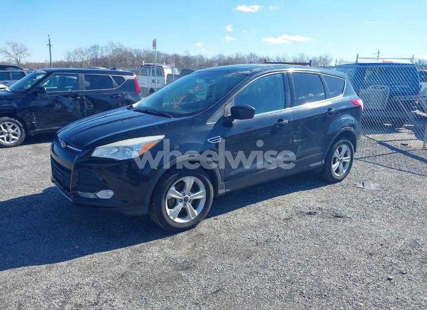 Photo 2 of 2013 Ford Escape SE (VIN 1FMCU0GX9DUD64920)