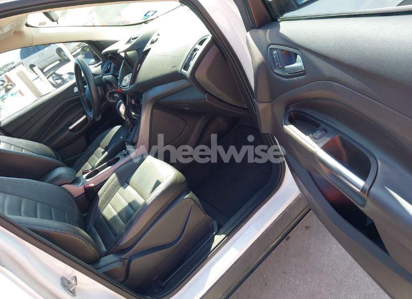 Photo 5 of 2014 Ford Escape SE (VIN 1FMCU0GX9EUD16853)