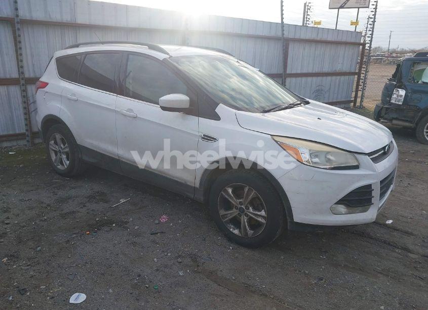 2015 Ford Escape SE (VIN 1FMCU0GX9FUA53751) main photo