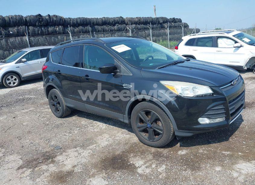 2015 Ford Escape SE (VIN 1FMCU0GX9FUB46219) main photo