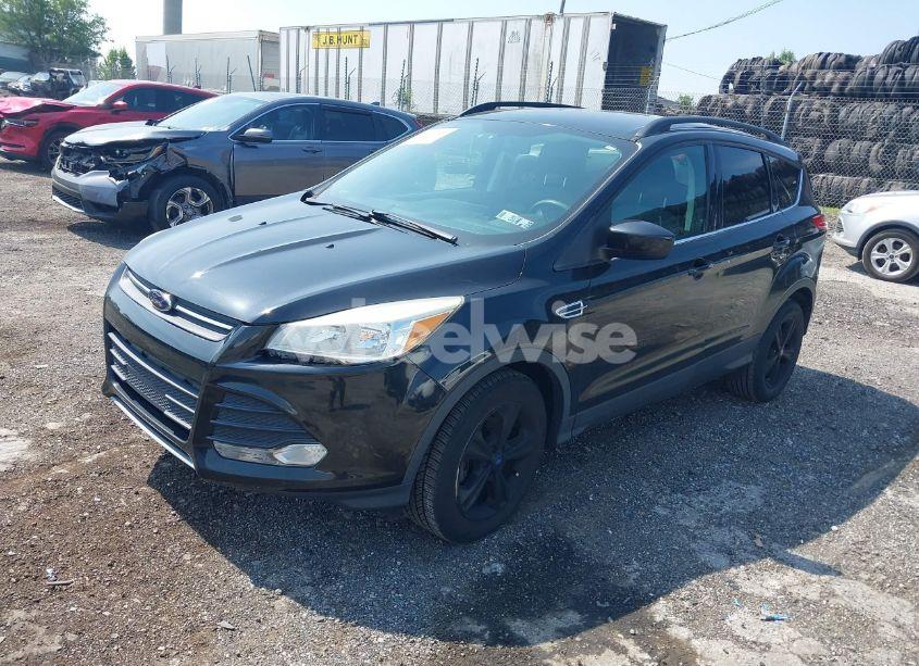 Photo 2 of 2015 Ford Escape SE (VIN 1FMCU0GX9FUB46219)