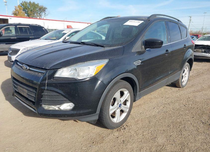 Photo 2 of 2016 Ford Escape SE (VIN 1FMCU0GX9GUA43674)