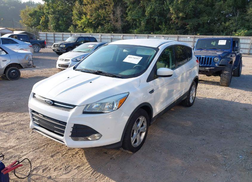 Photo 2 of 2016 Ford Escape SE (VIN 1FMCU0GX9GUA55548)