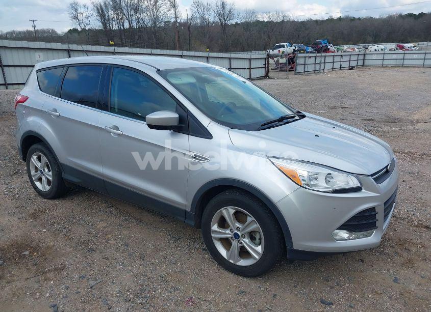 2016 Ford Escape SE (VIN 1FMCU0GX9GUB07146) main photo