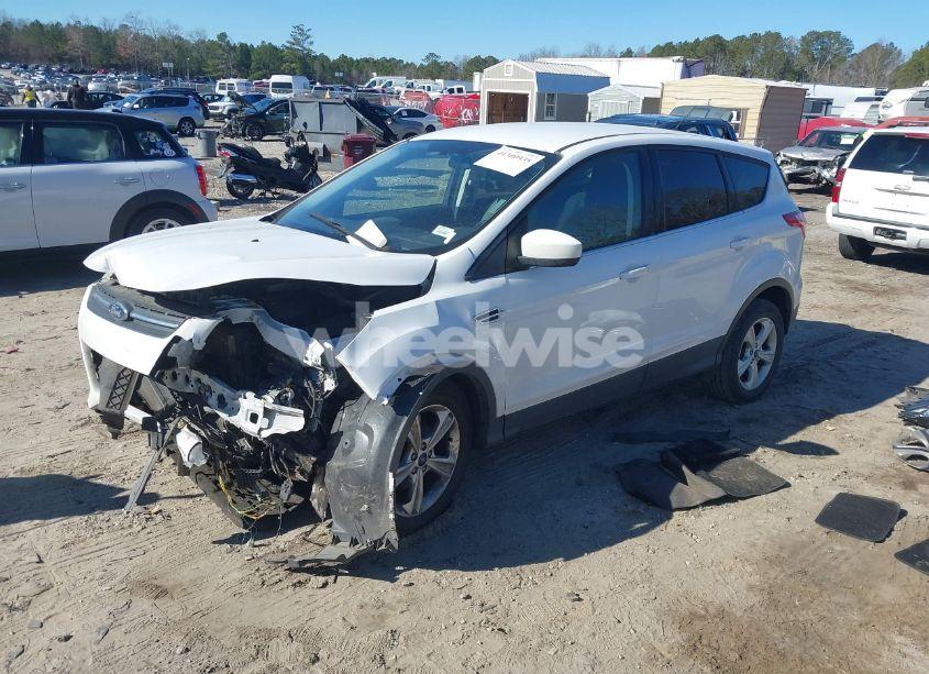 Photo 2 of 2016 Ford Escape SE (VIN 1FMCU0GX9GUB08815)