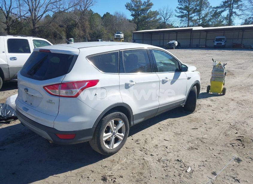 Photo 4 of 2016 Ford Escape SE (VIN 1FMCU0GX9GUB08815)