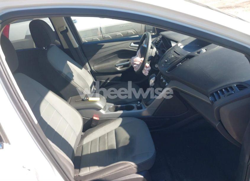 Photo 5 of 2016 Ford Escape SE (VIN 1FMCU0GX9GUB08815)