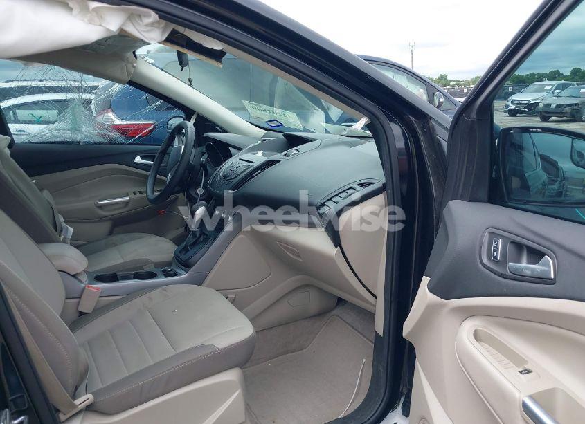 Photo 5 of 2016 Ford Escape SE (VIN 1FMCU0GX9GUB36419)