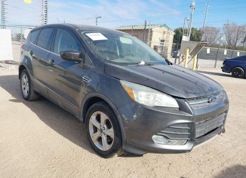 2016 Ford Escape SE (VIN 1FMCU0GX9GUB41152) main photo