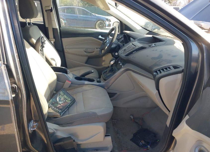 Photo 5 of 2016 Ford Escape SE (VIN 1FMCU0GX9GUB41152)