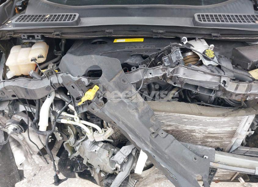 Photo 10 of 2016 Ford Escape SE (VIN 1FMCU0GX9GUB43872)