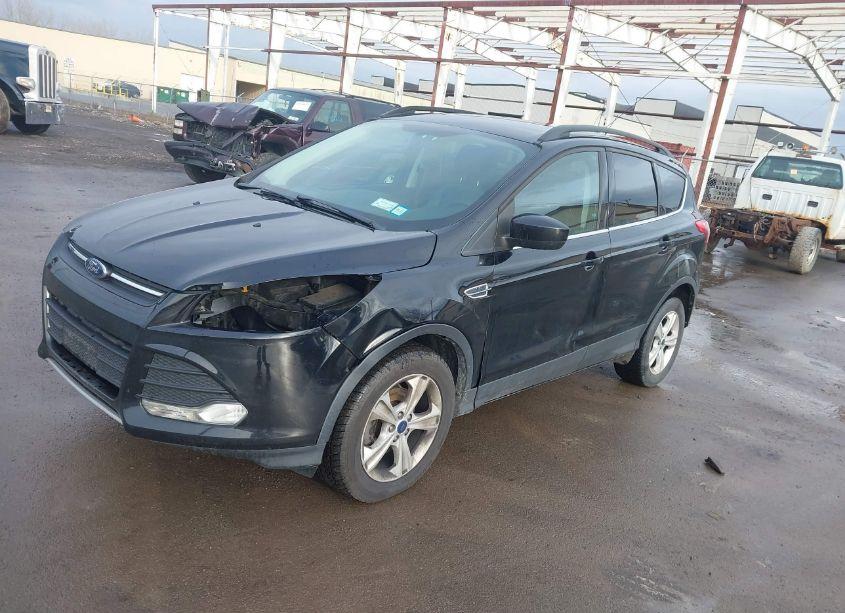 Photo 2 of 2016 Ford Escape SE (VIN 1FMCU0GX9GUC40151)