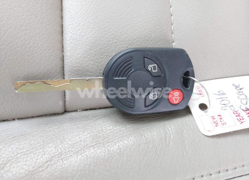 Photo 11 of 2016 Ford Escape SE (VIN 1FMCU0GX9GUC56396)