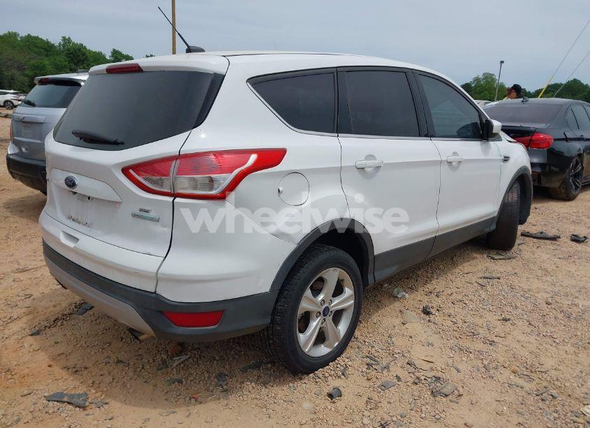 Photo 4 of 2016 Ford Escape SE (VIN 1FMCU0GX9GUC81721)