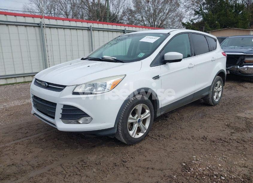 Photo 2 of 2013 Ford Escape SE (VIN 1FMCU0GXXDUA47907)