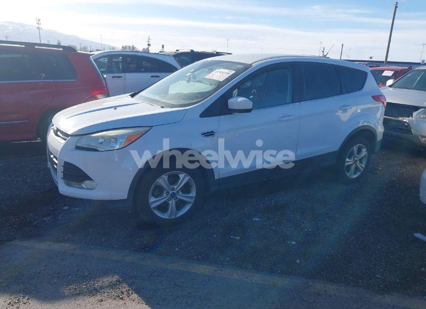 Photo 2 of 2013 Ford Escape SE (VIN 1FMCU0GXXDUB84944)