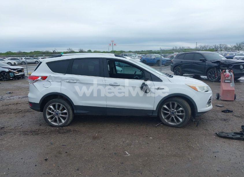 Photo 13 of 2014 Ford Escape SE (VIN 1FMCU0GXXEUC36770)
