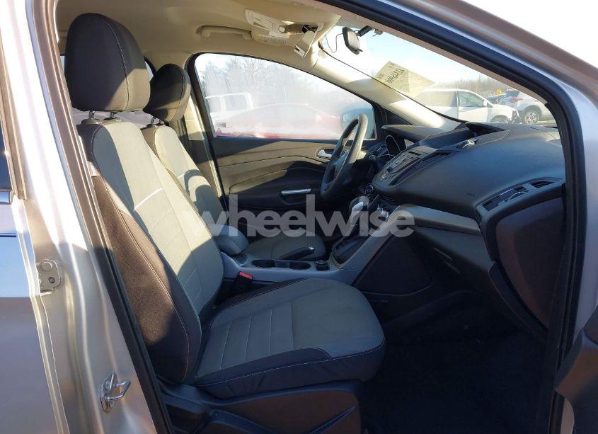 Photo 5 of 2015 Ford Escape SE (VIN 1FMCU0GXXFUA40586)