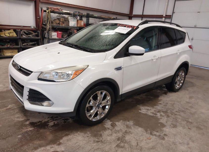 Photo 2 of 2015 Ford Escape SE (VIN 1FMCU0GXXFUA66282)