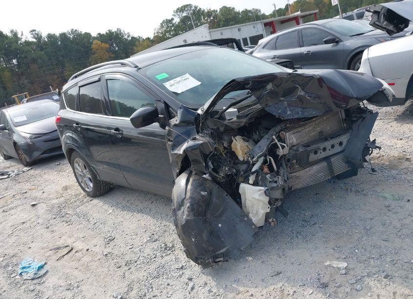 2015 Ford Escape SE (VIN 1FMCU0GXXFUA89917) main photo