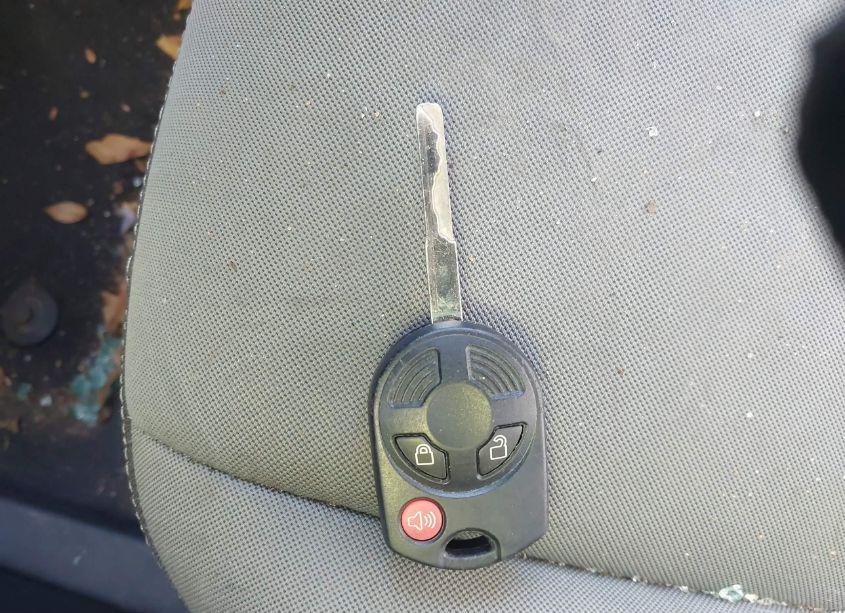 Photo 11 of 2015 Ford Escape SE (VIN 1FMCU0GXXFUA99654)