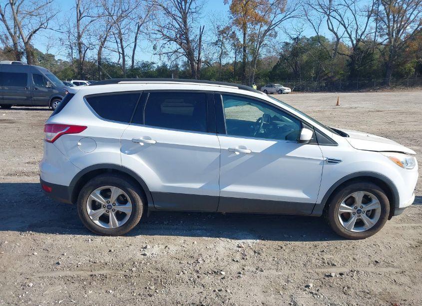 Photo 13 of 2015 Ford Escape SE (VIN 1FMCU0GXXFUA99654)