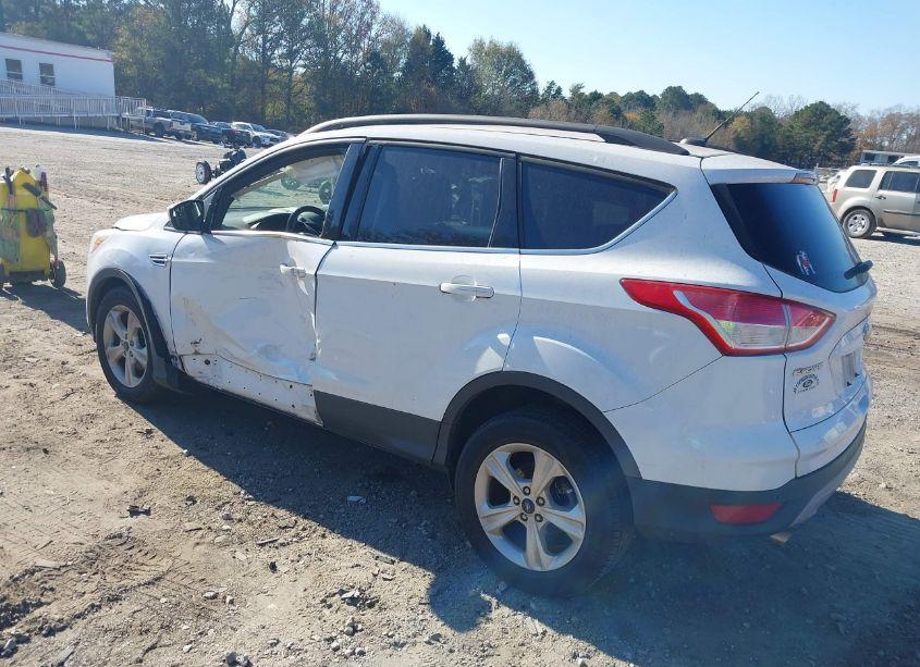Photo 3 of 2015 Ford Escape SE (VIN 1FMCU0GXXFUA99654)