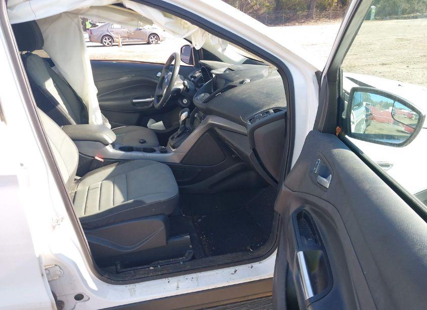 Photo 5 of 2015 Ford Escape SE (VIN 1FMCU0GXXFUA99654)