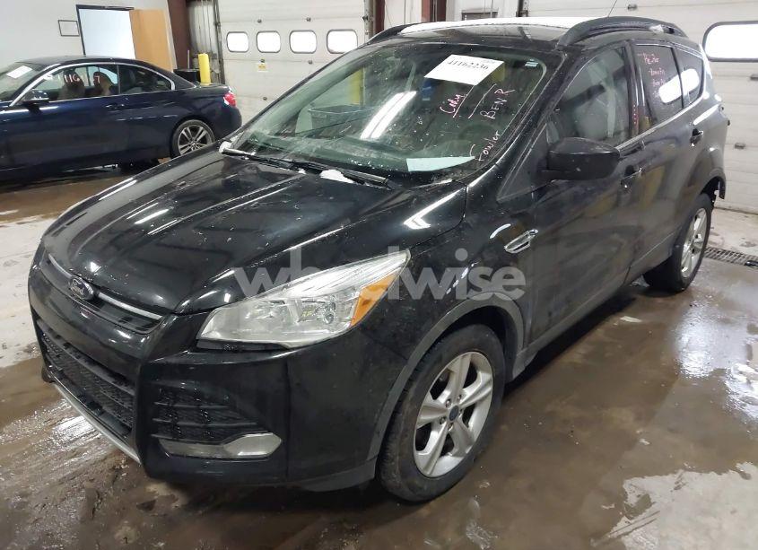 Photo 2 of 2015 Ford Escape SE (VIN 1FMCU0GXXFUB04738)