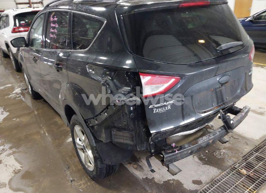 Photo 3 of 2015 Ford Escape SE (VIN 1FMCU0GXXFUB04738)
