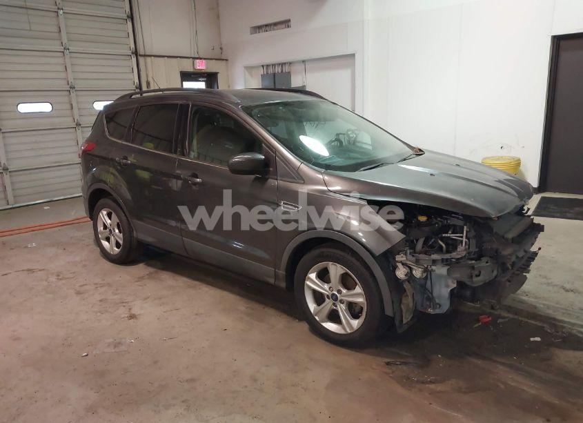2015 Ford Escape SE (VIN 1FMCU0GXXFUB45256) main photo