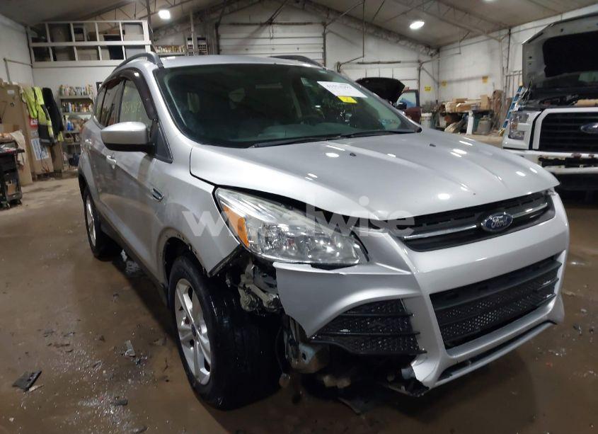2016 Ford Escape SE (VIN 1FMCU0GXXGUA03121) main photo